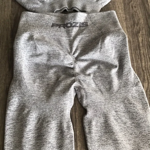 Gray workout set - Picture 5 of 6